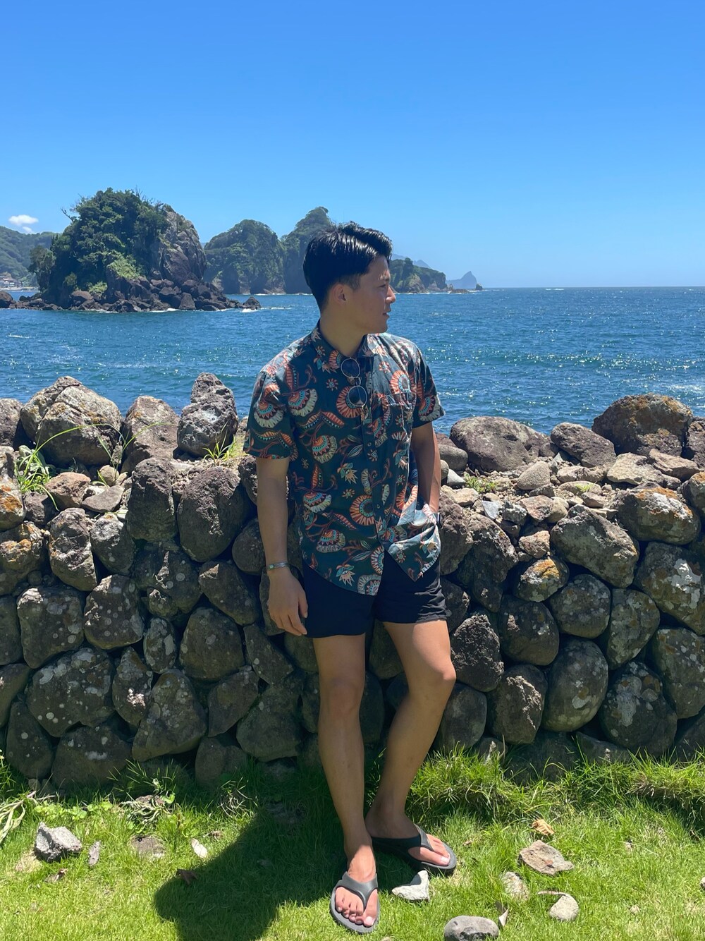 「真夏のアクティブスタイル、お洒落さんとつながりたい、今日のコーデ、海、アロハシャツ、夏」｜「BILLABONGのBILLABONG メンズ SUNDAYS FLORAL コットン半袖シャツ/ビラボン ハワイアン　総柄（シャツ/ブラウス、ブルー系）」を使った、takahiroさん（メンズ・170cm）の夏コーディネートの1枚目の写真