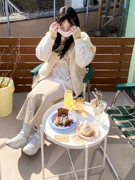 「原宿」｜「アイテム（スウェット）」を使った、aoi さん（レディース・155cm）の春コーディネート