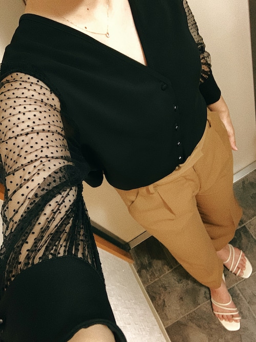 Ameri（アメリ）の「2WAY DOT SLEEVE BLOUSE（シャツ/ブラウス