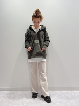 「アイテム（パーカー、グリーン系）」を使った、y...maiさん（レディース・157cm）の秋コーディネート