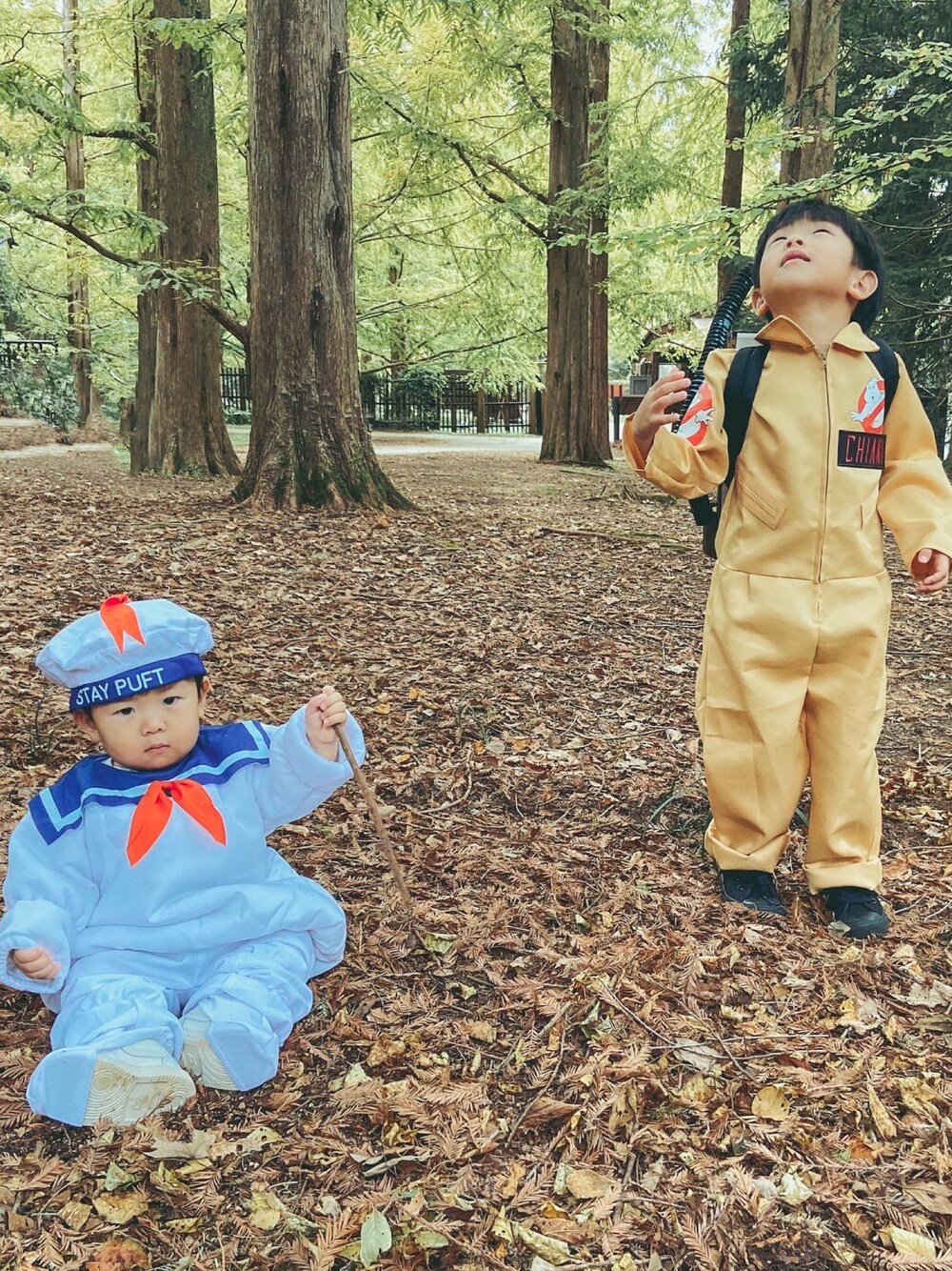 「ハロウィン、ハロウィンコーデ、男の子、ハロウィンコスプレ」｜「CONVERSEのアイテム（スニーカー、ブラック系）」を使った、chamiさん（キッズ・110cm）の秋コーディネートの1枚目の写真