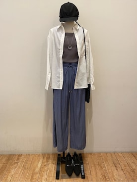 「SHOO・LA・RUE（シューラルー）の【洗える/S-LL/UV/吸水速乾】洗濯後しわになりにくいリネンブレンドシャツ（シャツ/ブラウス、ホワイト系）」を使った、まるよOTさん（レディース・164cm）の春コーディネート