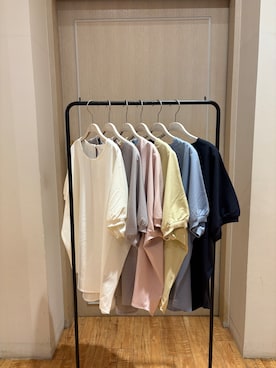 「SHOO・LA・RUE（シューラルー）の【ひんやり/洗濯後しわになりにくい】インせず着られる さらっとタッチのドルマンブラウス（シャツ/ブラウス、ホワイト系）」を使った、まるよOTさん（レディース・164cm）の春コーディネート