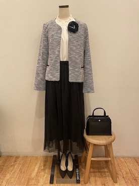 「SHOO・LA・RUE（シューラルー）の【S-3L】セレモニーからデイリーにも 軽くて柔らかくて着心地の良い カットツイードジャケット（ノーカラージャケット、ブラック系）」を使った、まるよOTさん（レディース・164cm）の冬コーディネート