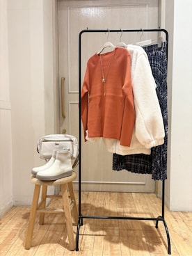 「SHOO・LA・RUE（シューラルー）の【洗濯機可】即サマになる ノーカラー ボアブルゾン（ブルゾン、ホワイト系）」を使った、まるよOTさん（レディース・164cm）の秋コーディネート