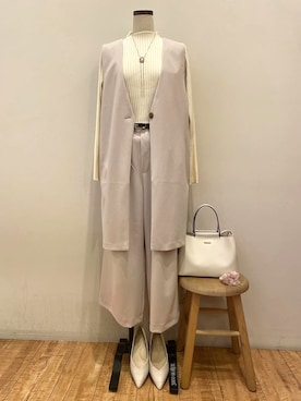「SHOO・LA・RUE（シューラルー）の【洗える/S-3L/セットアップ可】セレモニーや通勤にも カットジョーゼット ジレ（ベスト、ベージュ系）」を使った、まるよOTさん（レディース・164cm）の冬コーディネート