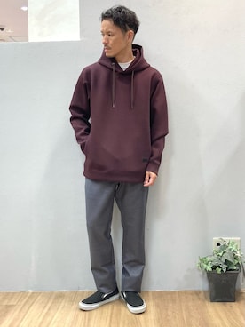 「アイテム（パーカー、レッド系）」を使った、シュンさん（メンズ・167cm）の秋コーディネート