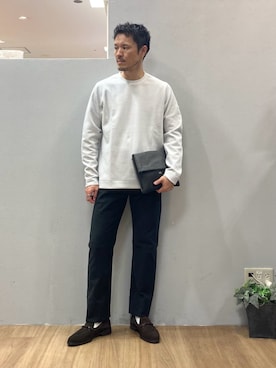 「アイテム（クラッチバッグ、グレー系）」を使った、シュンさん（メンズ・167cm）の春コーディネート