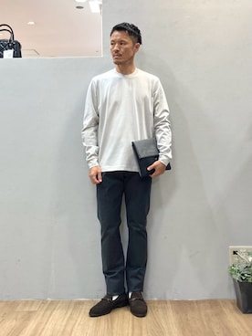 「アイテム（クラッチバッグ、グレー系）」を使った、シュンさん（メンズ・167cm）の秋コーディネート