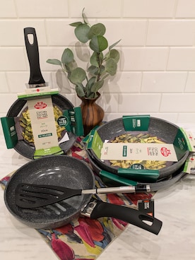 「アイテム（食器/キッチン）」を使った、みみみさん（レディース・155cm）の春コーディネート