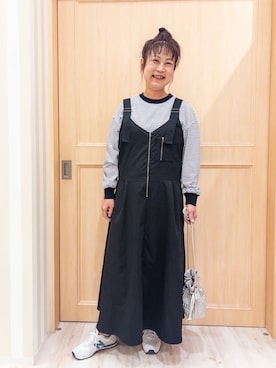 「Cutie Blonde（キューティーブロンド）の【S-LL】ロングシーズン着られる フロントZIPジャンスカ（ワンピース、ブラック系）」を使った、モランさん（レディース・160cm）の冬コーディネート