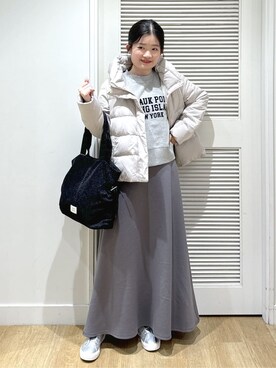 「Dessin（デッサン）の【洗える】ロゴスウェット（S～L）（Tシャツ/カットソー、グレー系）」を使った、Harunaさん（レディース・160cm）の冬コーディネート