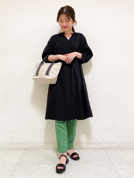 「Dessin（デッサン）のテープボートバッグS（トートバッグ、ベージュ系）」を使った、Harunaさん（レディース・160cm）の夏コーディネート