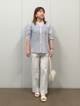 「UNTITLED（アンタイトル）の【接触冷感/通気性/洗える】フロントフリルブラウス（Shirts、ブルー系）」を使った、SaKiさん（レディース・155cm）の夏コーディネート