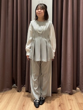 「grove（グローブ）の【マシンウォッシュ/防シワ】袖ドッキングペプラムブラウス【着回しカセット】（シャツ/ブラウス、グレー系）」を使った、みちゃさん（レディース・150cm）の冬コーディネート