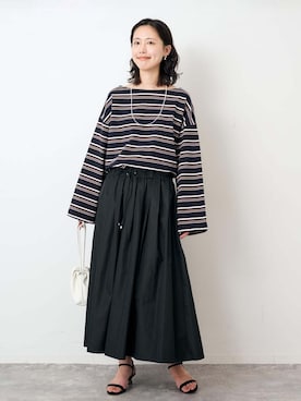 「SLOBE IENA（スローブイエナ）のタフタフレアスカート（スカート、ブラック系）」を使った、Kamiyaさん（レディース・164cm）の秋コーディネート