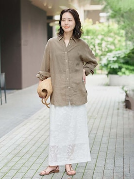 「SLOBE IENA（スローブイエナ）の《追加2》リネンコットンレギュラーシャツ（シャツ/ブラウス、グリーン系）」を使った、Kamiyaさん（レディース・164cm）の夏コーディネート