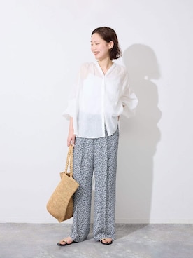 「SLOBE IENA（スローブイエナ）の《36サイズのみWEB限定》Blue Flowerパンツ（その他パンツ、ブルー系）」を使った、Kamiyaさん（レディース・164cm）の夏コーディネート