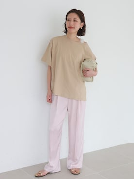 「SLOBE IENA（スローブイエナ）のサテンタックパンツ（その他パンツ、ピンク系）」を使った、Kamiyaさん（レディース・164cm）の春コーディネート