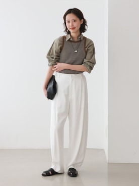 「SLOBE IENA（スローブイエナ）の《3サイズ展開》ワンタックバレルスラックス（スラックス、ホワイト系）」を使った、Kamiyaさん（レディース・164cm）の春コーディネート