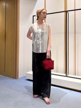 「GALERIE VIE（ギャルリー ヴィー）のコットンシルクオーガンジー ノースリーブシャツ（シャツ/ブラウス、グレー系）」を使った、Sasaki_TOMORROWLANDさん（レディース・168cm）の夏コーディネート
