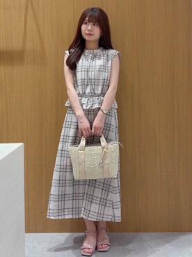 「index（インデックス）のシアーチェックミニペプラムワンピース【防シワ／洗濯機OK】（ワンピース、ベージュ系）」を使った、あやなさんの春コーディネート