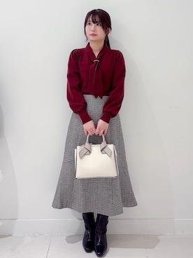 「index（インデックス）のゴールドパーツ付きボウタイニット【洗濯機OK】《10col/XS～LL》（ニット/セーター、レッド系）」を使った、あやなさんの秋コーディネート