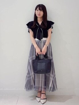 「index（インデックス）のフレアスリーブボウタイニット【洗濯機洗い可/接触冷感/抗ピル】（ニット/セーター、ブラック系）」を使った、あやなさんの夏コーディネート