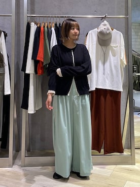 「LEPSIM（レプシィム）の3タックパンツ　646560（その他パンツ、グリーン系）」を使った、チヒロさん（レディース・162cm）の春コーディネート