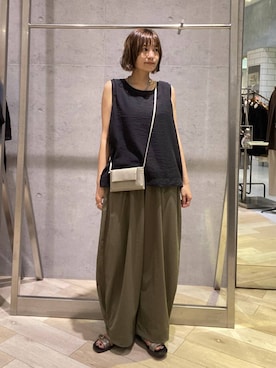 「LEPSIM（レプシィム）のシアードッキングノースリーブ　1017586（Tシャツ/カットソー、グレー系）」を使った、チヒロさん（レディース・162cm）の夏コーディネート