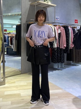 「LEPSIM（レプシィム）のカラーロゴTEE　1049028（Tシャツ/カットソー、パープル系）」を使った、チヒロさん（レディース・162cm）の夏コーディネート