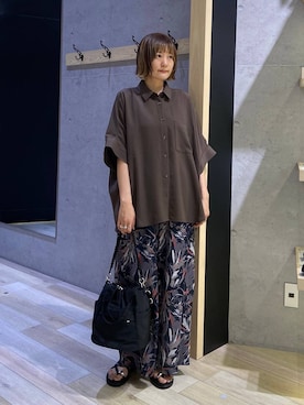 「LEPSIM（レプシィム）の楊柳柄イージーパンツ　290321（その他パンツ、グレー系）」を使った、チヒロさん（レディース・162cm）の夏コーディネート