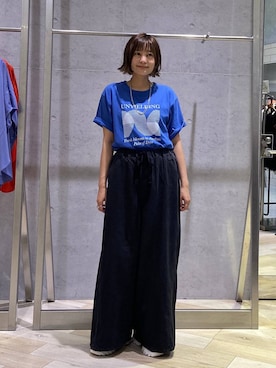 「LEPSIM（レプシィム）のカラーロゴTEE　1049028（Tシャツ/カットソー、ブルー系）」を使った、チヒロさん（レディース・162cm）の夏コーディネート