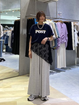 「LEPSIM（レプシィム）のカットイージーワイドパンツ　499173（その他パンツ、グレー系）」を使った、チヒロさん（レディース・162cm）の春コーディネート
