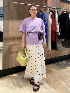 「LEPSIM（レプシィム）の《レプクル》オフショルワイドT　242876（Tシャツ/カットソー、パープル系）」を使った、mrt601lepsimさん（レディース）の夏コーディネート