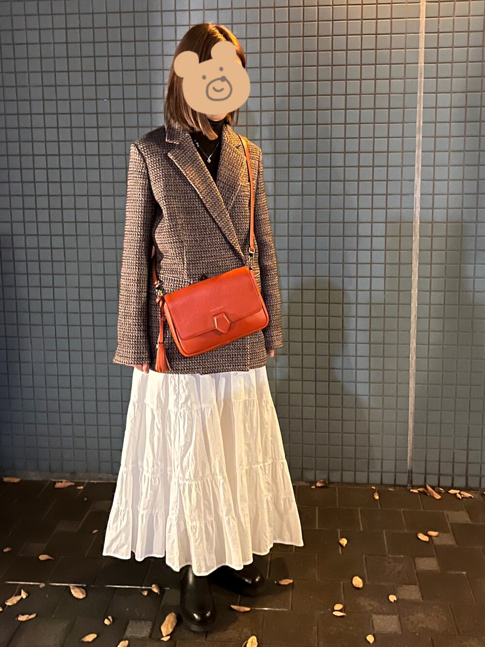 「秋冬、カジュアルコーデ、秋服、休日コーデ、骨格ナチュラル、イエベ秋、ティアードスカート、テーラードジャケット」｜「theoryのアイテム（テーラードジャケット、ブラウン系）」を使った、sakuraiさん（レディース・159cm）の秋コーディネートの1枚目の写真