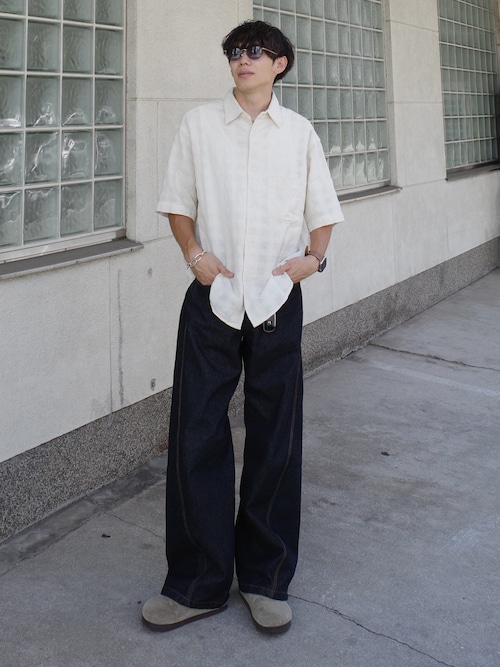 VINTAGE WASHED CURVED DENIM
