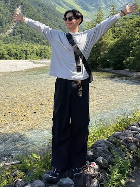 「WYM LIDNM（ウィム バイ リドム）のTRACK WIDE EASY LOOSE PANTS（その他パンツ、ブラック系）」を使った、Ryoさん（メンズ・172cm）の夏コーディネート