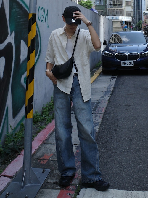 VINTAGE WASHED CURVED DENIM