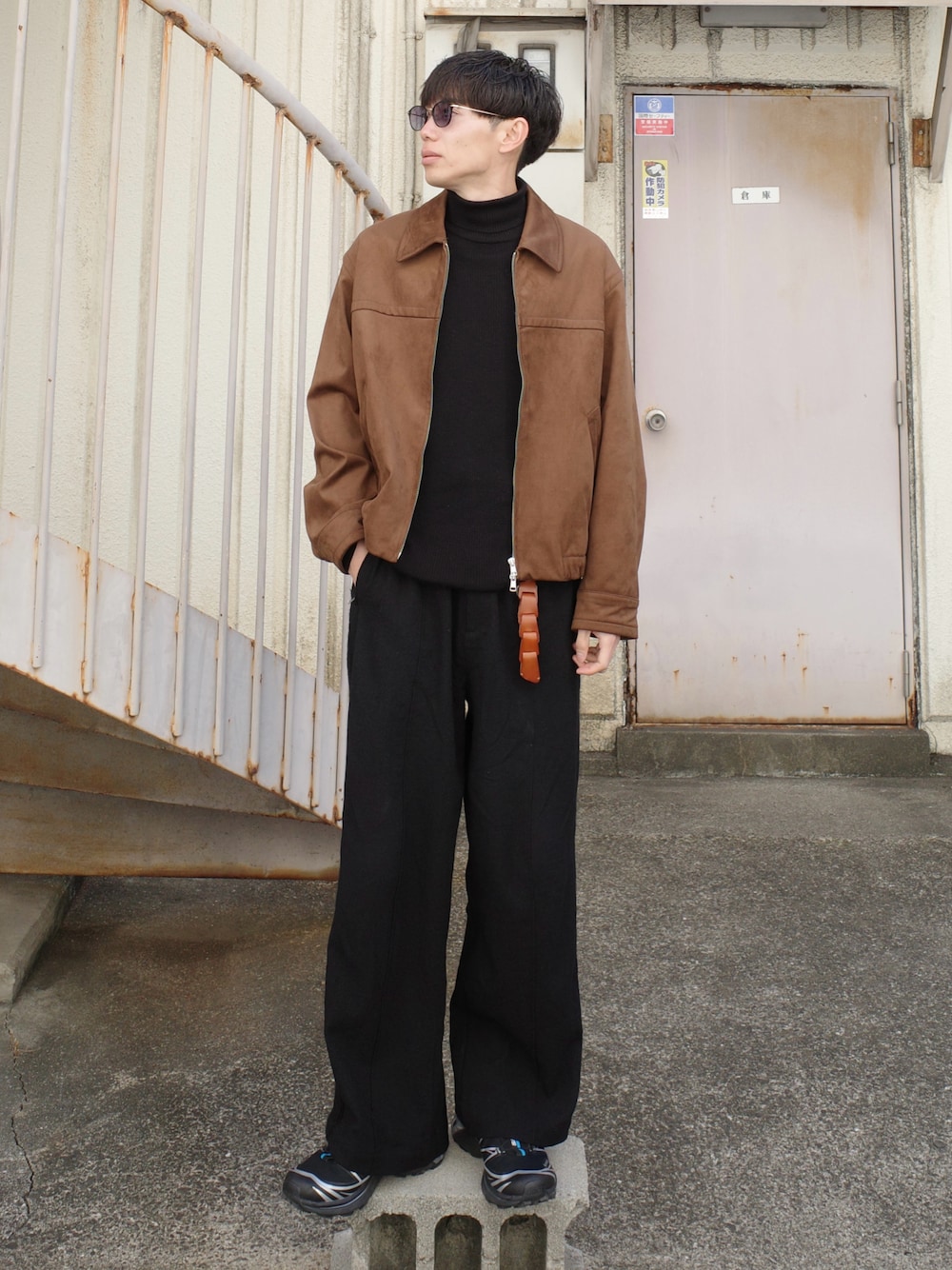 ARTIFICIAL GRAIN / FAUX SUEDE ZIP BLOUSONを使ったメンズ人気