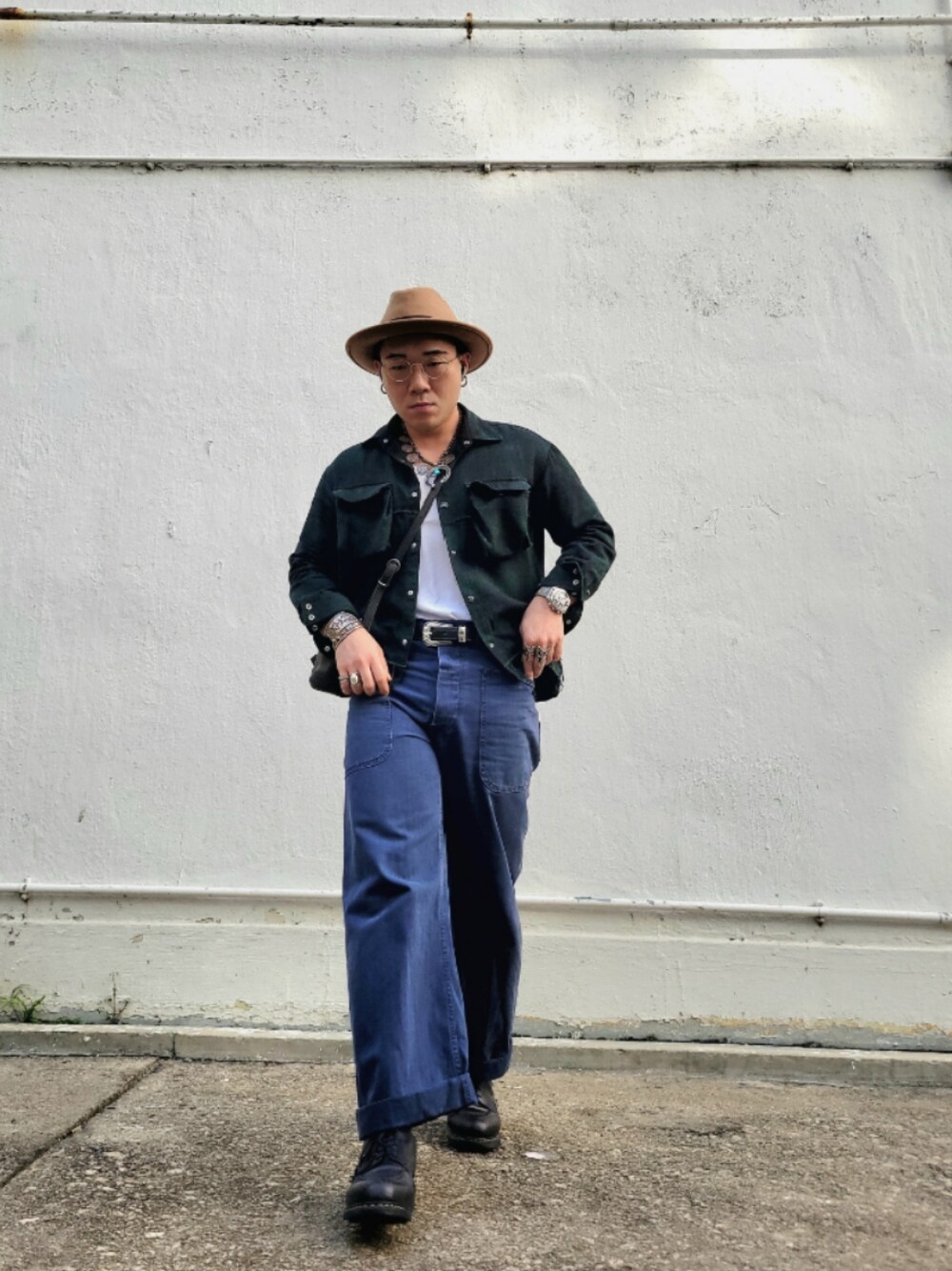 「Parabootのアイテム（シューズ、ブルー系）」を使った、CurtisWさん（メンズ・168cm）の冬コーディネートの1枚目の写真