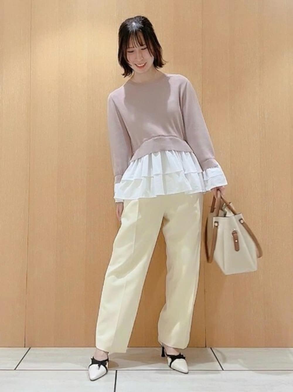 「ニット、ブラウス、パンツ、レイヤードスタイル、パンツスタイル、ドッキング、noela、ノエラ」｜「Noelaのブラウスレイヤードニット（ニット/セーター、ピンク系）」を使った、HIROMIさん（レディース・158cm）の冬コーディネートの1枚目の写真