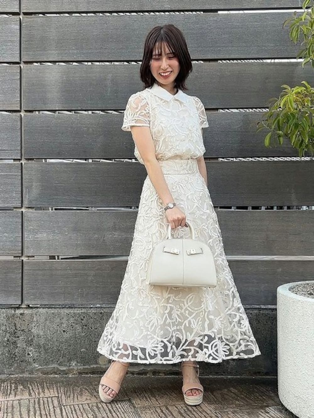 「ブラウス、フレアスカート、スカート、襟付きトップス、noela、コード刺繍、ノエラ」｜「Noelaのコード刺繍ブラウス（シャツ/ブラウス、ホワイト系）」を使った、HIROMIさん（レディース・158cm）の春コーディネートの1枚目の写真