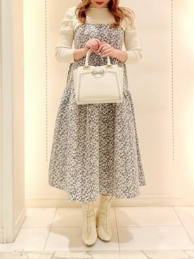 「オフホワイト」｜「アイテム（トートバッグ）」を使った、SAMANTHAVEGAShopStaffさん（レディース・168cm）の冬コーディネート