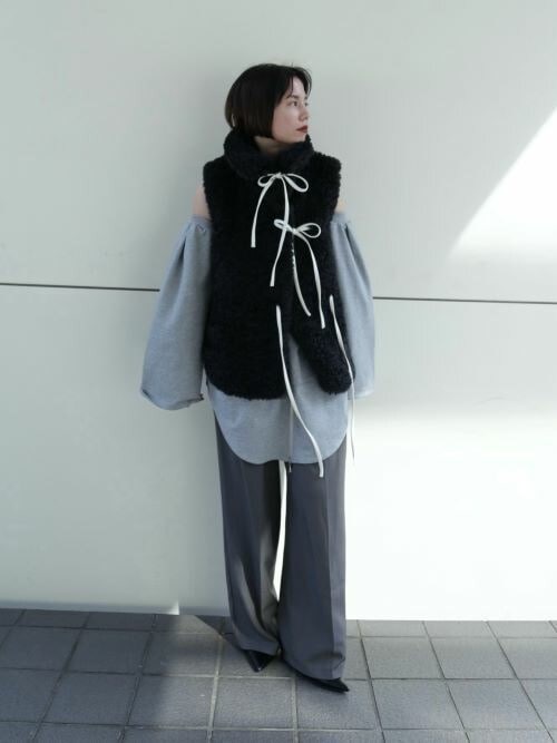 SORIN シンセティックファーレースアップベスト/ブラック