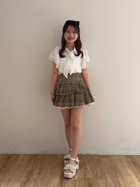 「MAJESTIC LEGON（マジェスティックレゴン）のミルフィーユフリル厚底サンダル（サンダル、ホワイト系）」を使った、はなのさんの夏コーディネート