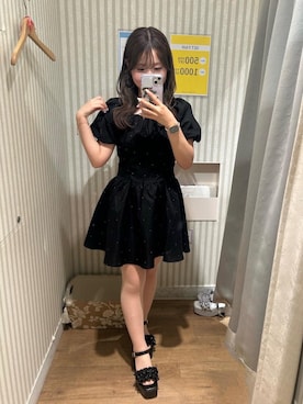 「MAJESTIC LEGON（マジェスティックレゴン）のミルフィーユフリル厚底サンダル（サンダル、ブラック系）」を使った、はなのさんの夏コーディネート