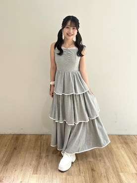 「MAJESTIC LEGON（マジェスティックレゴン）のロゴビジュー厚底スニーカー（スニーカー、ホワイト系）」を使った、はなのさんの夏コーディネート