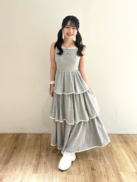 「MAJESTIC LEGON（マジェスティックレゴン）のロゴビジュー厚底スニーカー（スニーカー、ホワイト系）」を使った、はなのさんの夏コーディネート