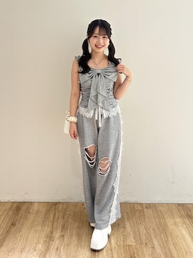 「MAJESTIC LEGON（マジェスティックレゴン）のロゴビジュー厚底スニーカー（スニーカー、ホワイト系）」を使った、はなのさんの夏コーディネート